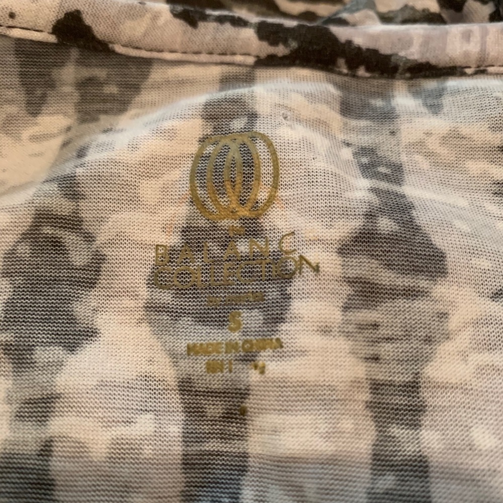 Balance Collection Top - Picture 5 of 7